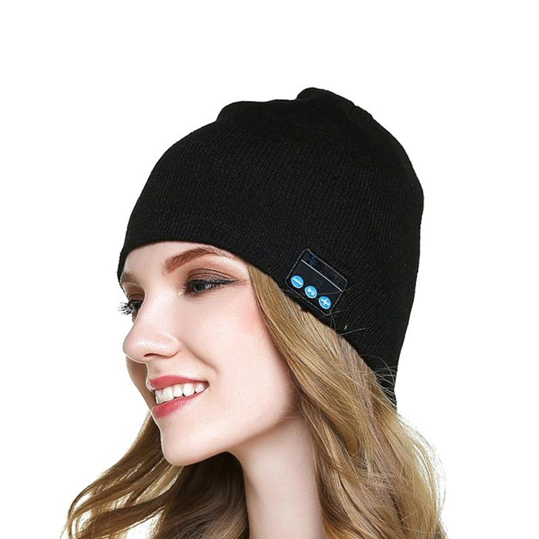 Caciula unisex cu 2 difuzoare, microfon si bluetooth
