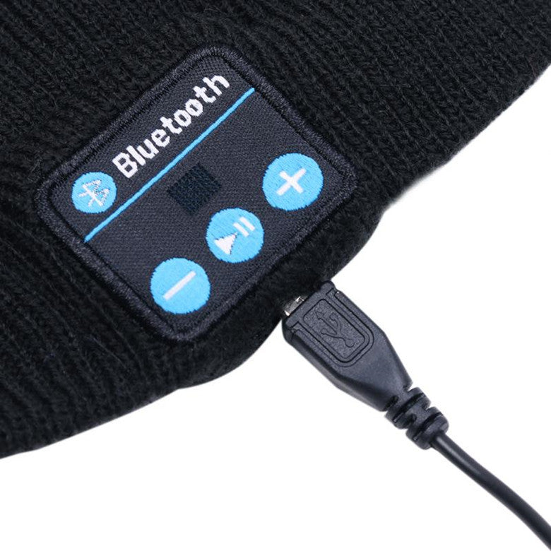 Caciula unisex cu 2 difuzoare, microfon si bluetooth